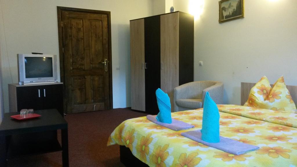Hôtel Casa Frasin à Buşteni Chambre photo