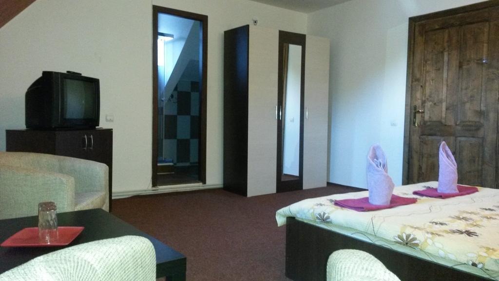 Hôtel Casa Frasin à Buşteni Chambre photo